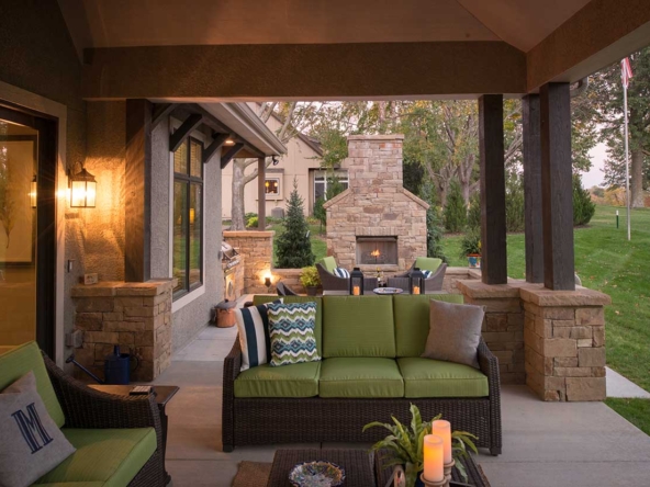 custom home outdoor living space