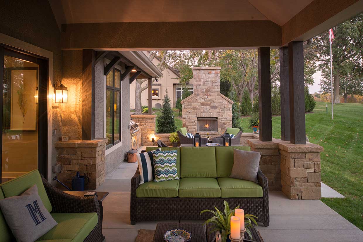 custom home outdoor living space